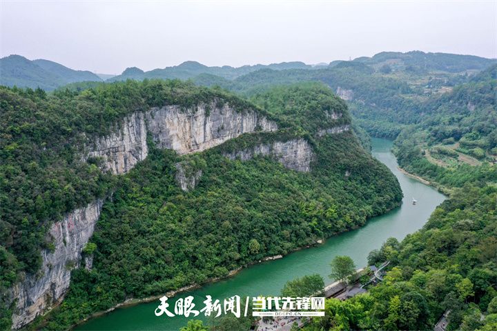 664325-10月4日，航拍遵义市新蒲新区三渡镇境内的云门囤旅游景区。.jpg