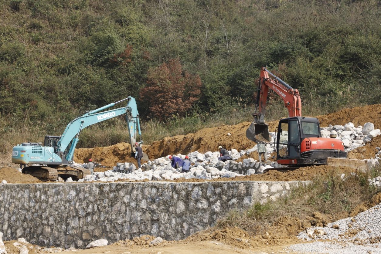 金沙縣茶園鎮加快高標準農田建設土地小塊變大塊