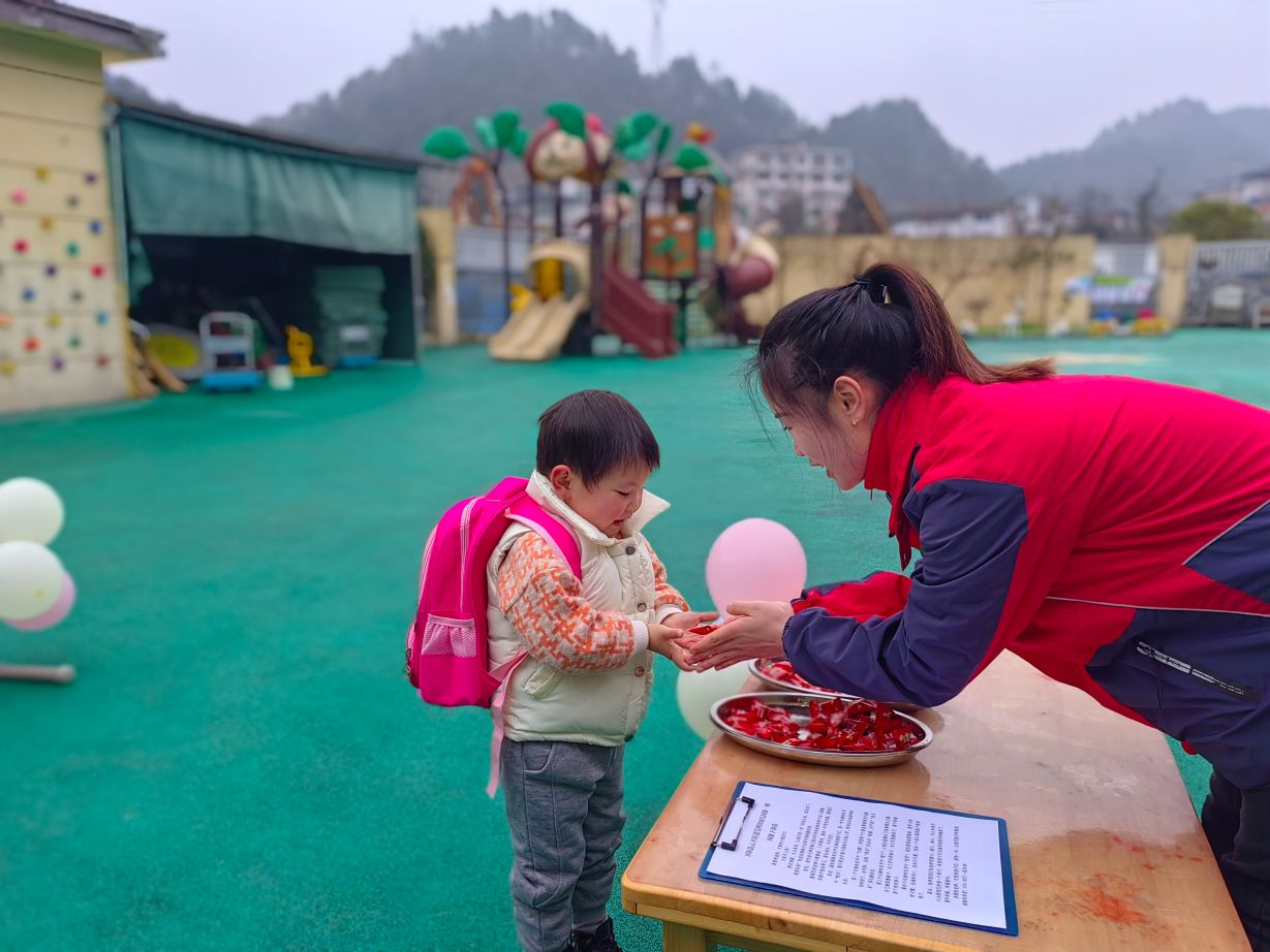 开阳县楠木渡镇幼儿园图片